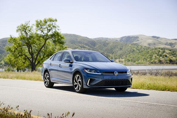 Testbericht zum Volkswagen Jetta 2025: Facelift der VII. Generation