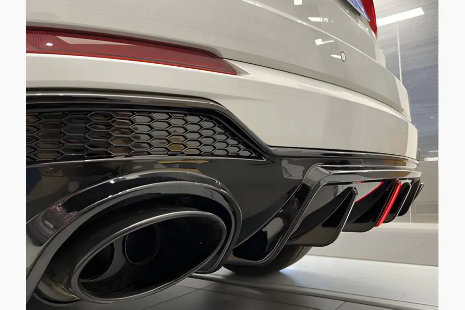 Audi Q3 2019–2025 Heckdiffusor mit Endrohren QRS-Style Image