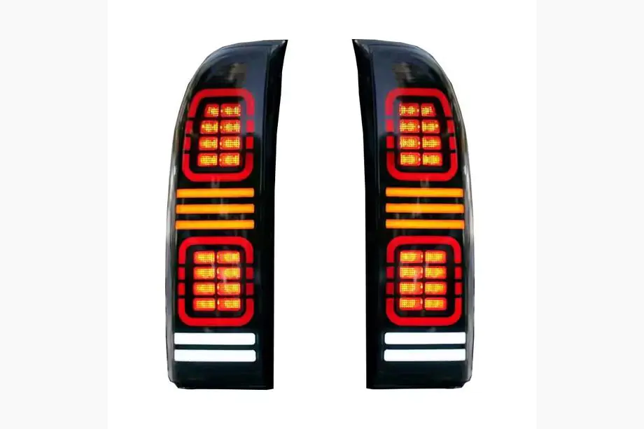Nissan Patrol Y61 1997-2011 Rückleuchten Smoke Black LED (2004-2008, 2 Stk) Image