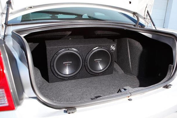 So wählen Sie einen guten Subwoofer für Ihr Auto aus: Tipps für Musikliebhaber Foto 1