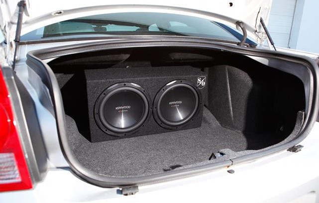 So wählen Sie einen guten Subwoofer für Ihr Auto aus: Tipps für Musikliebhaber