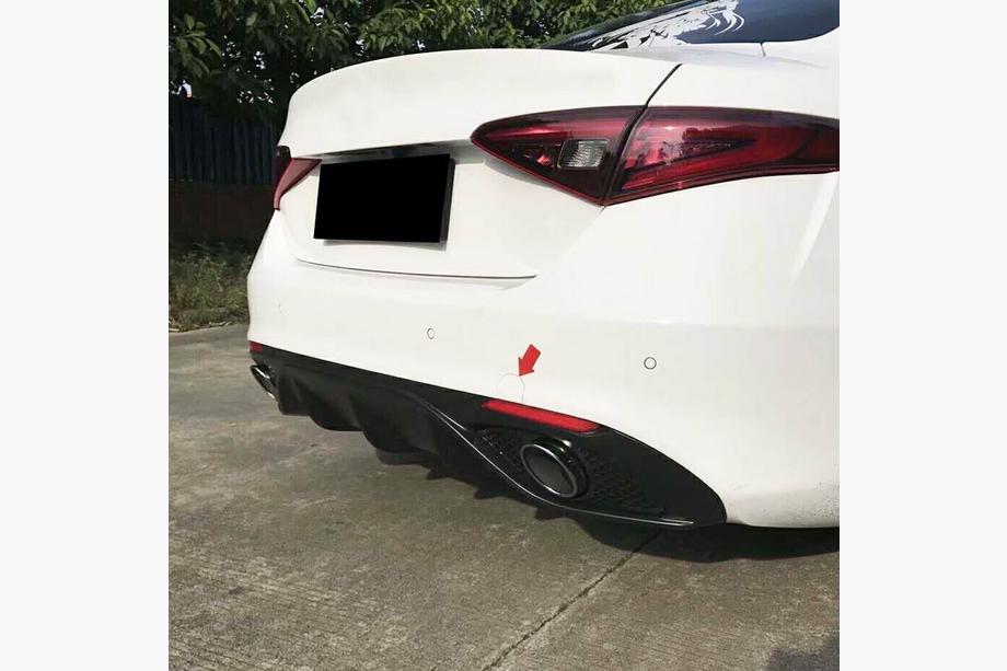 Alfa Romeo Giulia 2016-2022 Heckstoßstangendiffusor Lip Carbon V2 (Carbon) Foto 4