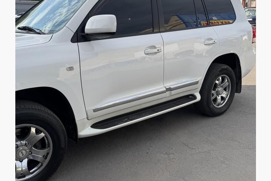 Lexus LX570/450d 2008-2022 Seitenschweller V2 Weiß Foto 8