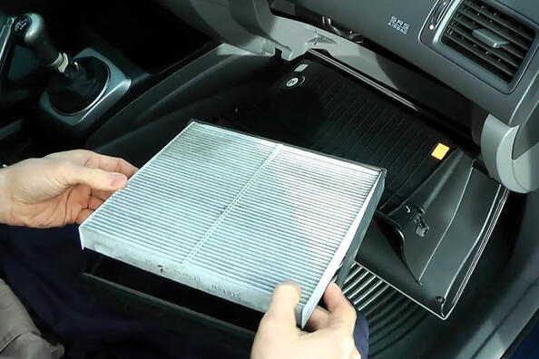 Anzeichen dafür, dass es Zeit ist, den Innenraumfilter Ihres Autos zu wechseln