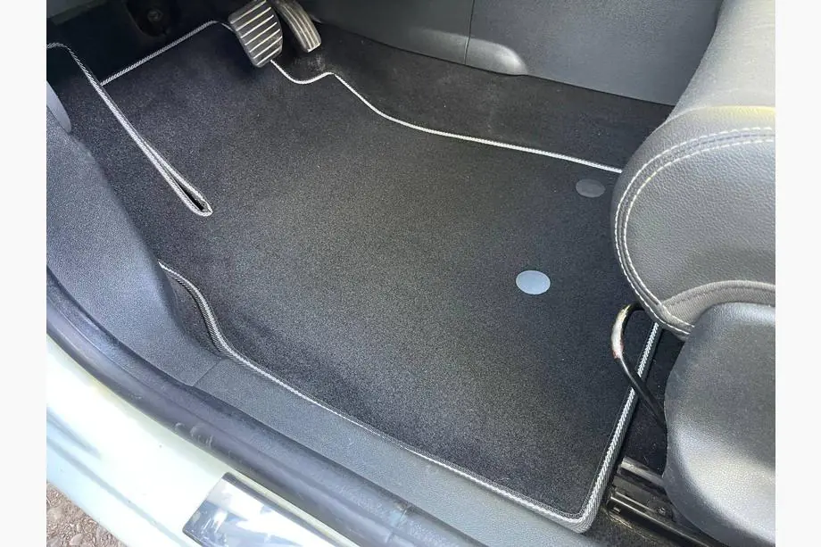 Renault Megane III 2009-2016 Textil Fußmatten Premium SW (schwarz) Image
