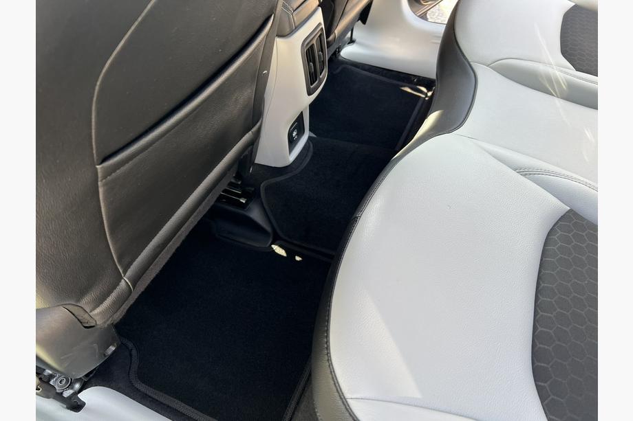 Tesla Model Y 2020- Textil-Fußmatten Premium (2020-2024, Schwarz) Foto 7