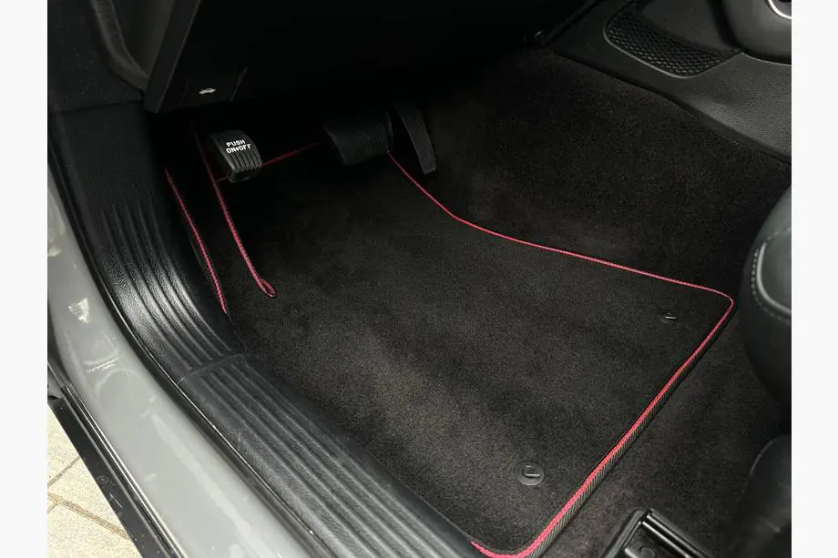 Dodge Challenger 2008-2023 Textil Fußmatten Classic (Coupé, Schwarz) Image