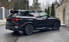 BMW X5 G05 2019–2026 Schwelleraufsätze V3 (Schwarz Glanz) Foto 2