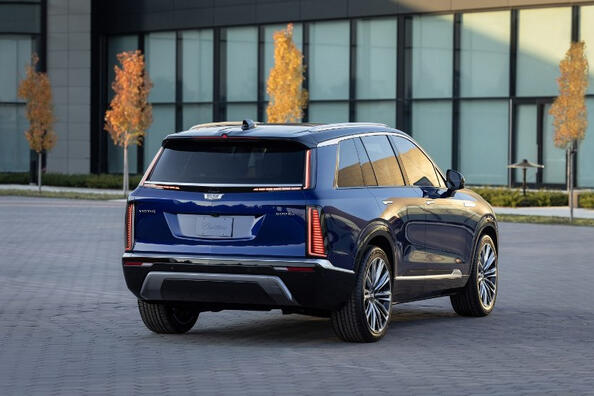 Testbericht zum elektrischen Full-Size-Crossover Cadillac Vistiq Foto 4