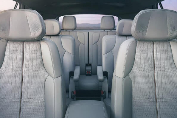 Testbericht zum elektrischen Full-Size-Crossover Cadillac Vistiq Foto 6