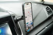 Wie wählt man die perfekte Smartphone-Halterung im Auto aus? Foto 1