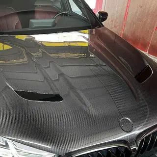 Motorhaube (F90-Style, Carbon) Foto 3