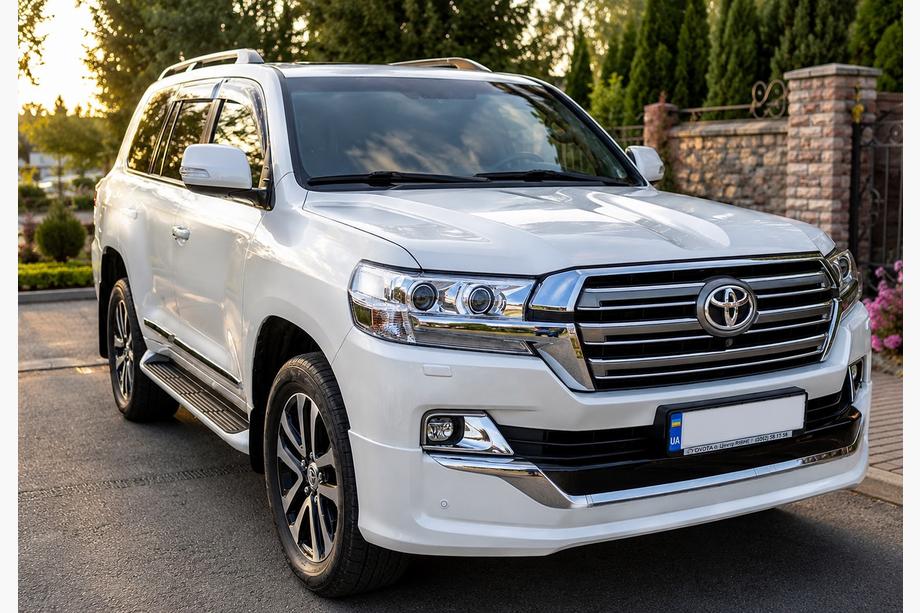 Toyota Land Cruiser 200 2007-2021 Frontlippe 2016↗ (Executive 2019) Schwarz Foto 4