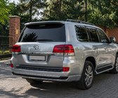 Toyota Land Cruiser 200 2007-2021 Heckblende mit Chrom 2016↗ (Executive 2019/2021) Schwarz Foto 4
