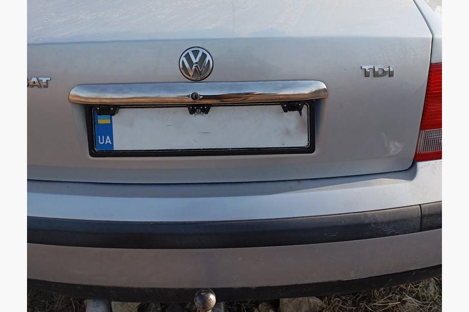 Volkswagen Passat B5 1997-2005 Chromleiste über dem Kennzeichen 1996-2001 (Edelstahl) Foto 3