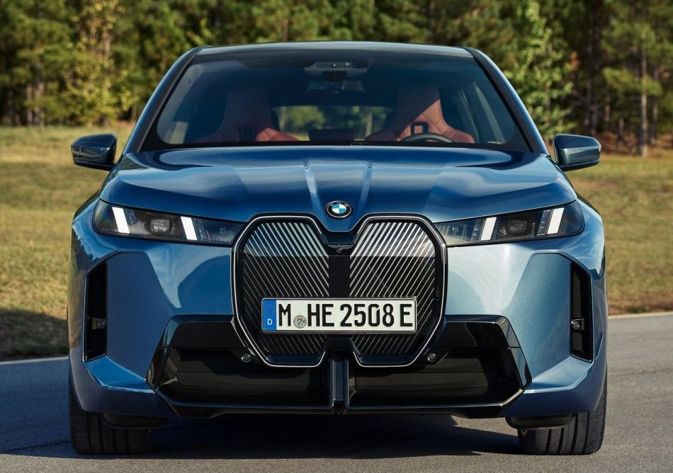 Testbericht zum aktualisierten Elektro-Crossover BMW iX 2025