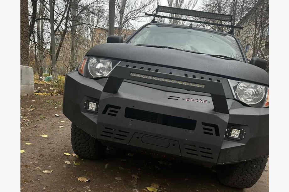 Mitsubishi L200 2006-2015 Frontstoßstange Dakar (2006-2010) Image