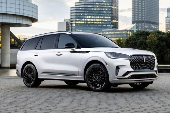 Aktualisierter Lincoln Aviator: Übersicht über Funktionen, Ausstattungsvarianten und Design Foto 2