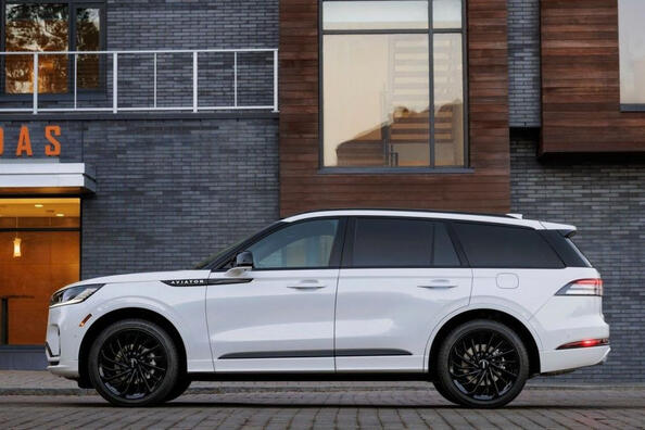 Aktualisierter Lincoln Aviator: Übersicht über Funktionen, Ausstattungsvarianten und Design Foto 3