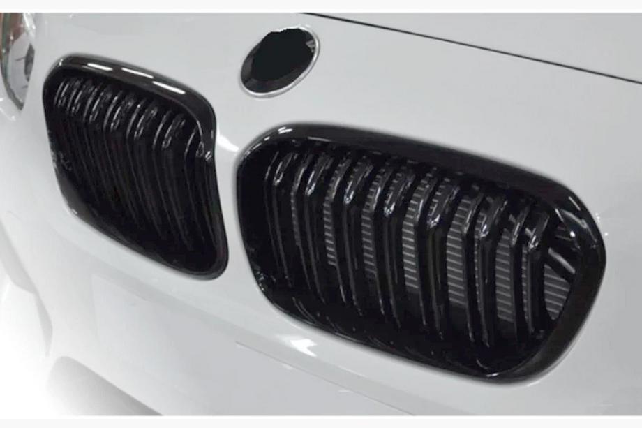 BMW 1 Series F20/F21 2011-2019 Nieren M-Look (2015-2019, Schwarz Glanz) Image