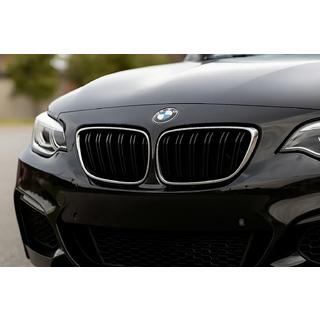 Nieren M-Look (Schwarz Glanz mit Chromrahmen) BMW 2 Series F22/F23 2014-2021 Foto 1