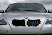 BMW 5 Series E60/E61 2003-2010 Nieren M-Look (M-Color mit Chromrahmen) Foto 1