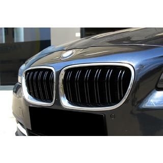 Nieren M-Look (Schwarz Glanz mit Chromrahmen) BMW 5 Series F10/F11 2010–2016 Foto 1