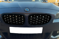 BMW 5 Series F10/F11 2010–2016 Diamond Silver Nieren (schwarzer Rand) Foto 1