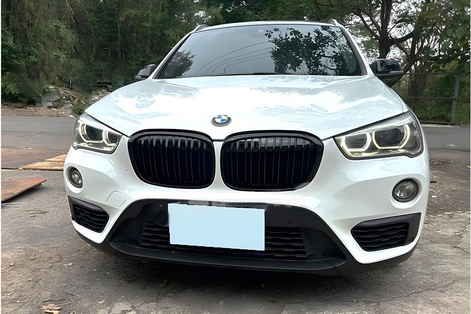BMW X1 F48 2015-2022 Nieren M-Look (2015-2019, Schwarz Glanz) Image