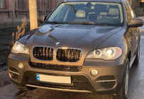 BMW X5 E70 2007-2013 Nieren M-Look (Schwarz Glanz mit Chromrahmen) Foto 3
