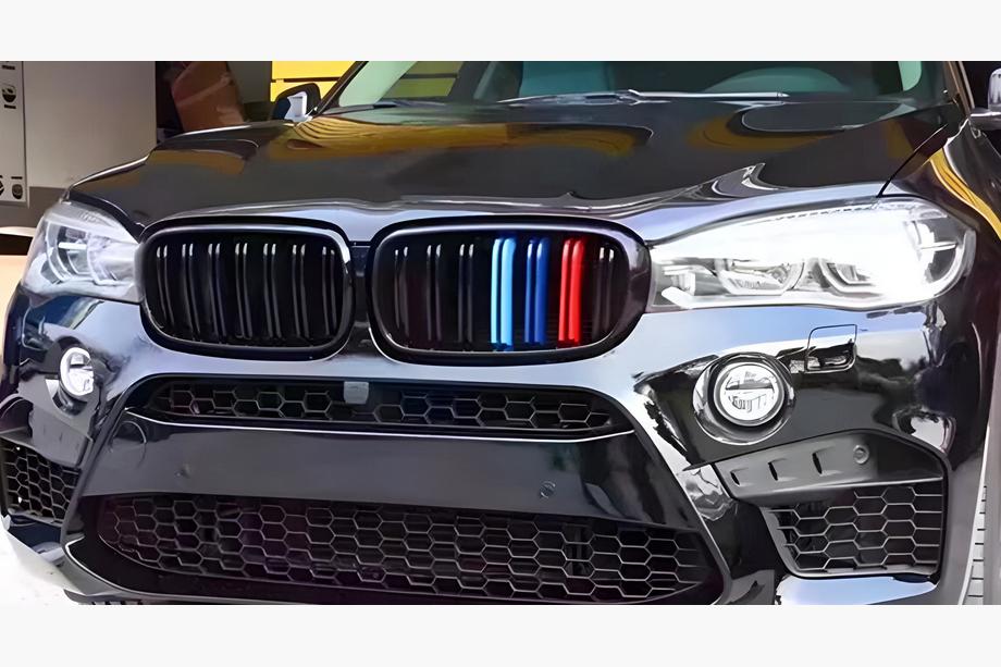 BMW X5 F15 2013-2018 Nieren M-Look (M-Color) Image