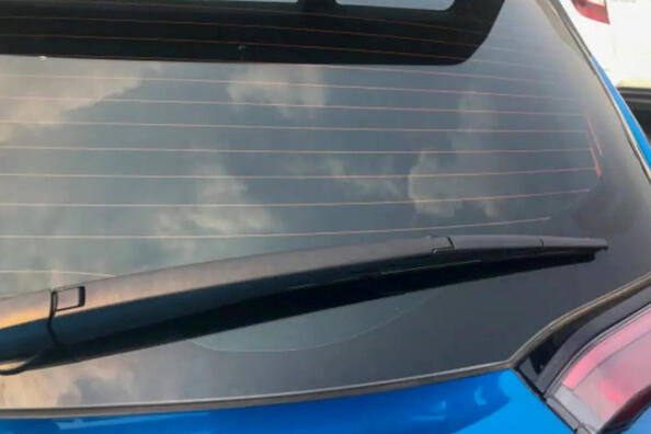 Vor- und Nachteile der Tönung der Heckscheibe eines Autos