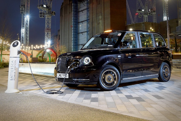Welches Elektroauto eignet sich besser für ein Taxi?