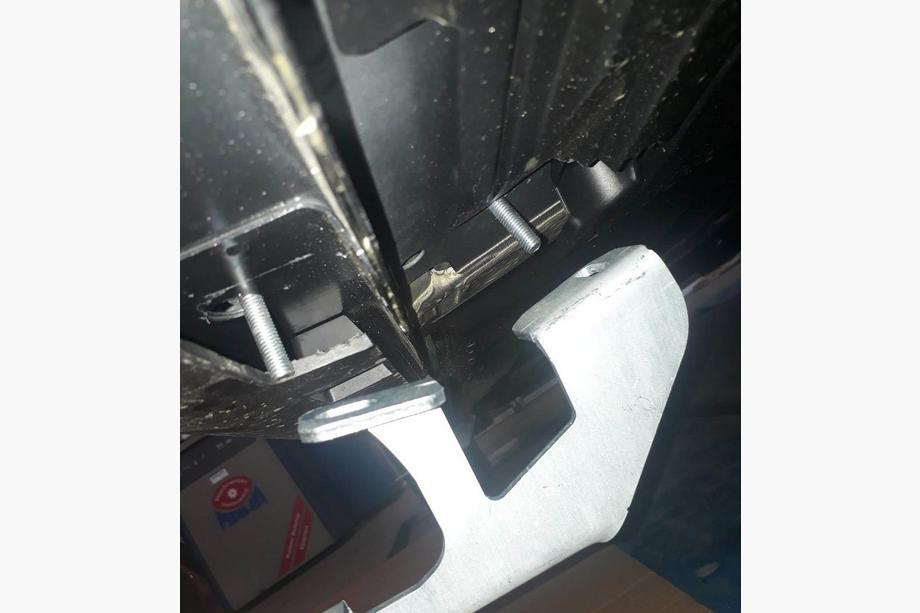 Ford Kuga/Escape 2013-2019 Seitenschweller Fullmond (2 Stk, Alu) Mit Zierleisten an den Türen Foto 6