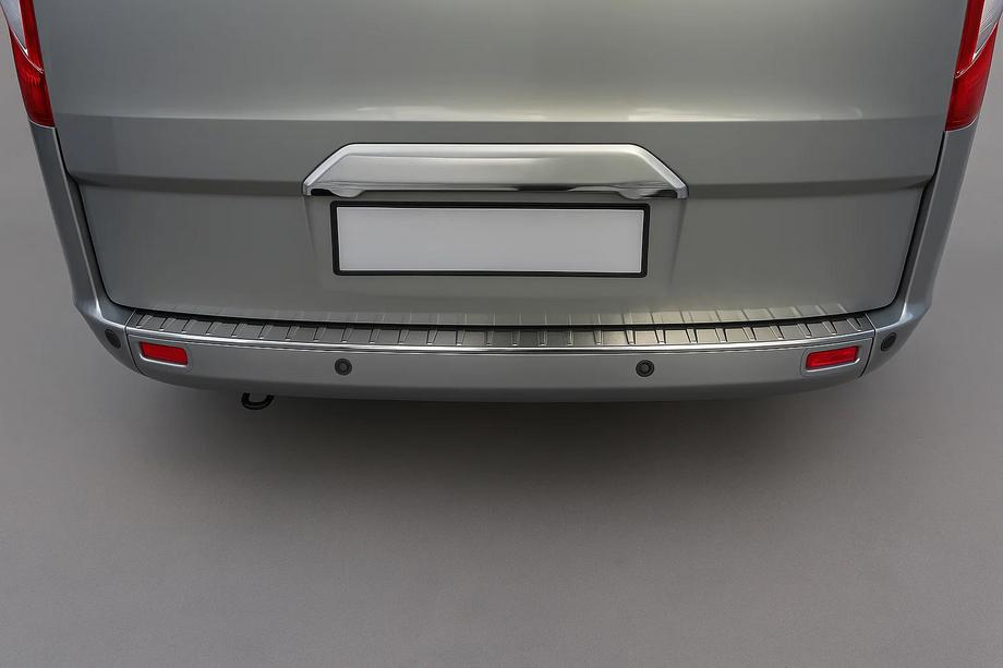 Ford Custom 2013-2022 Chromleiste über dem Kennzeichen (ohne Kamera, Edelstahl) Image