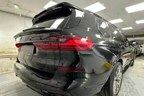 BMW X7 G07 2019- Frontspoiler V1 (Schwarz Glanz) Foto 5