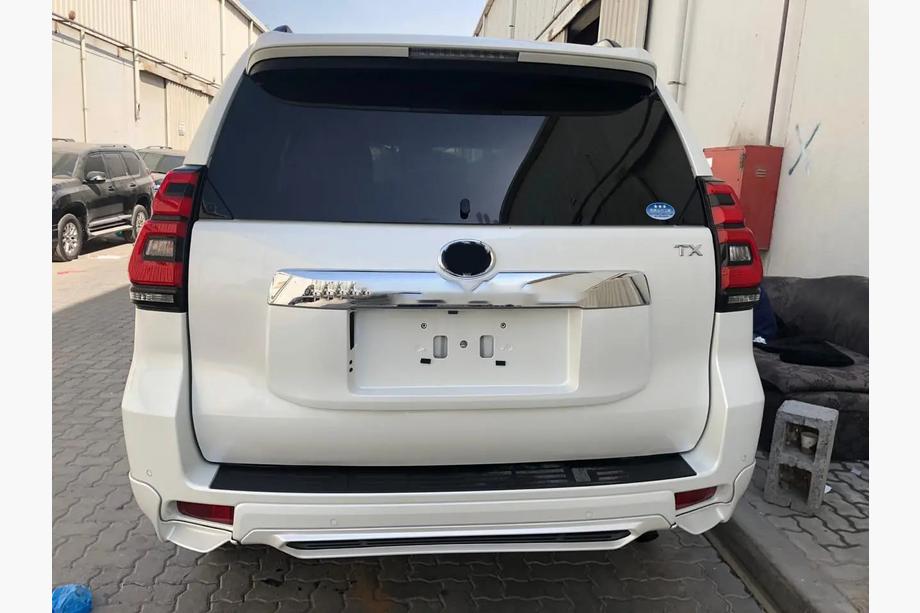 Toyota Land Cruiser Prado 150 2009-2023 Hintere TRD-Heckverkleidung, 3-teilig (für 2017+) Schwarz Image