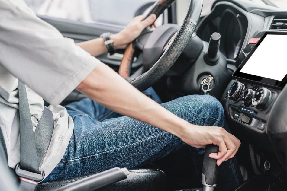 Welchen Einfluss hat der Fahrstil auf den Kraftstoffverbrauch eines Autos?