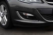 Opel Astra J 2009-2015 Abdeckungen für Nebelscheinwerfer (2 Stk., Edelstahl) 2010-2013, Carmos Foto 1