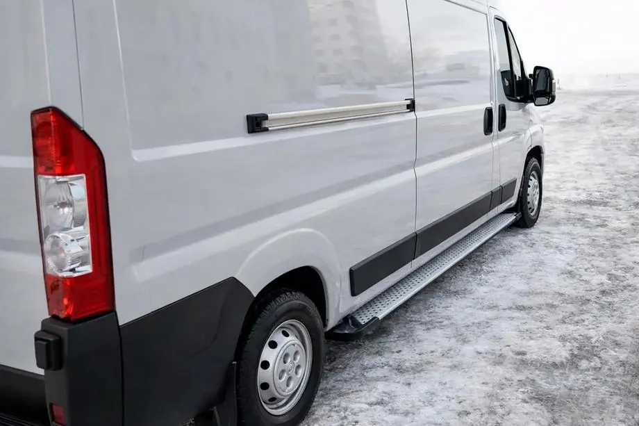 Peugeot Boxer 2006-2025 Trittbretter Allmond Grey (2 Stk., Alu) Image