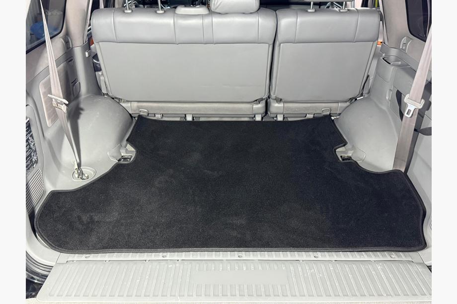 Toyota Land Cruiser 100 1998-2007 Kofferraummatte Textil Classic 2 Stk Schwarz (7 Sitze) Foto 2