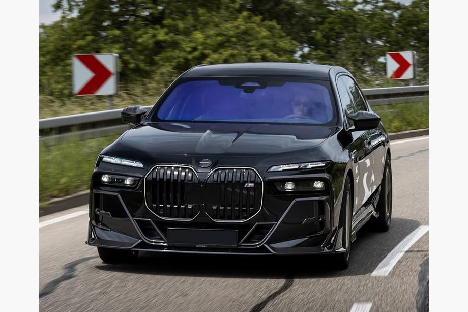 BMW 7 Series G70/G71 2022- Bodykit MNSR-Style Carbon Image