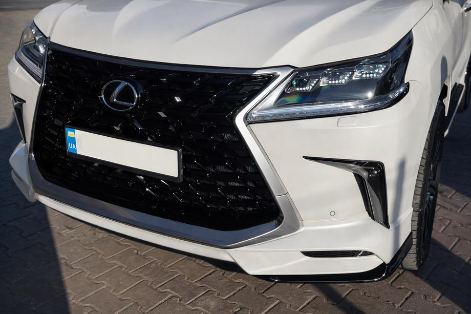 Lexus LX570/450d 2008-2022 Frontdiffusor TRD (2021-2022) Image