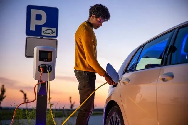 Dem Elektroauto ist unterwegs der Strom ausgegangen: Was tun?