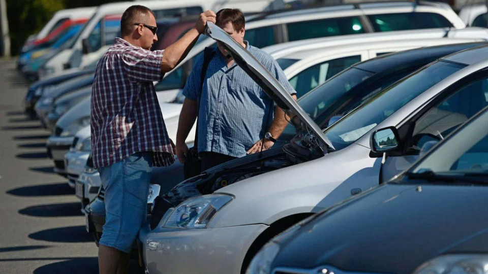 Autokauf nach einem Unfall: Ersparnis oder Risiko?