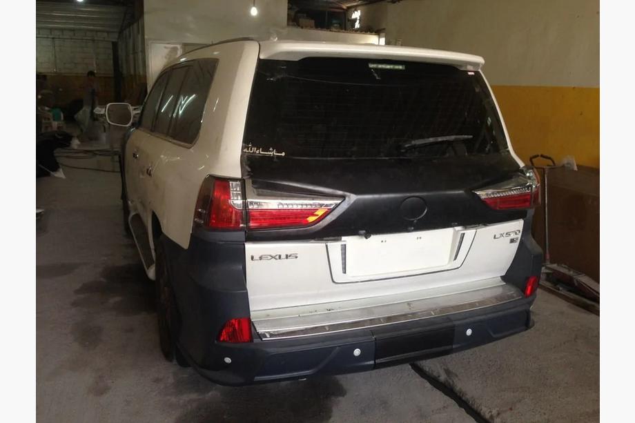 Lexus LX570/450d 2008-2022 Rückleuchten aus dem GBT Facelift-Set Image