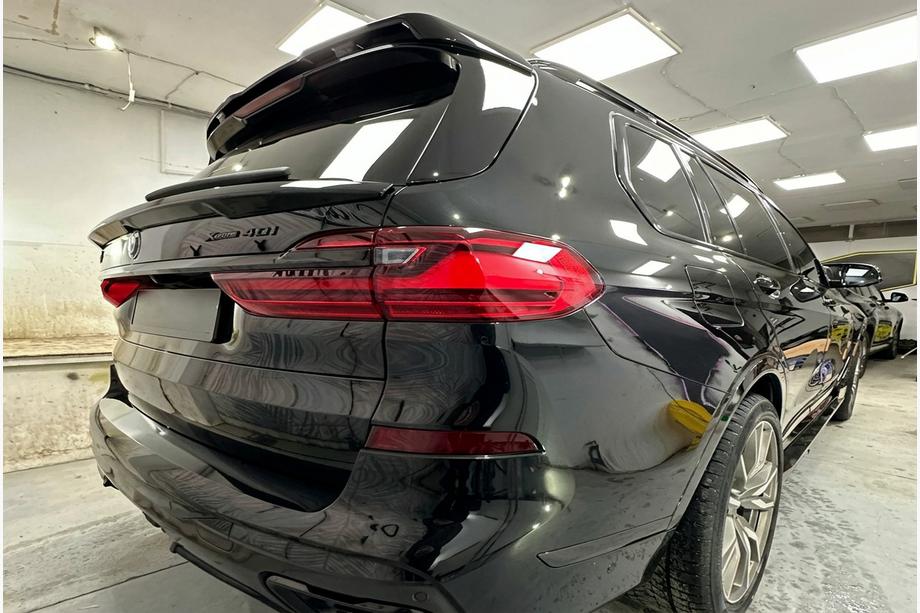 BMW X7 G07 2019- Heckscheiben Spoiler V2 (Schwarz Glanz) Foto 3