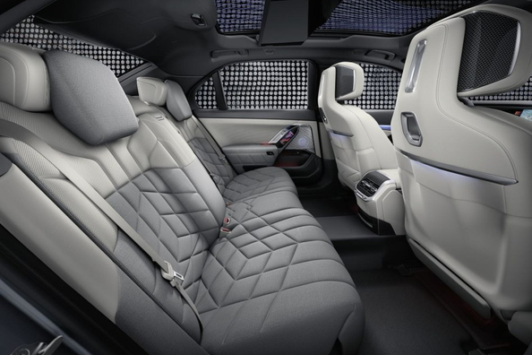 BMW 7er (G70) Testbericht: Luxus und Innovation der siebten Generation Foto 6