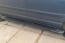 Volkswagen T5 Multivan 2003–2010 Trittbretter X5-Typ schwarz (2 Stk., Alu) Kurzer Radstand Foto 3