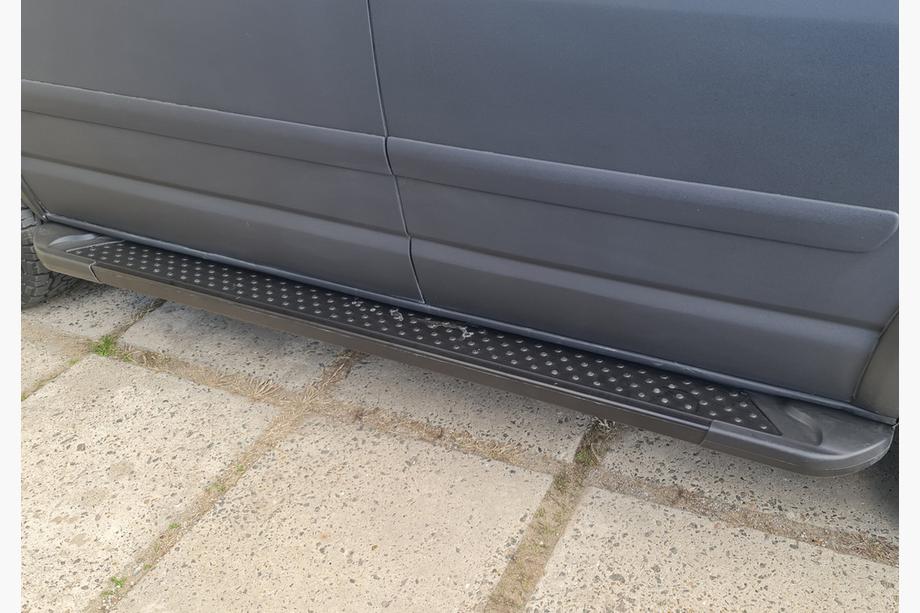 Volkswagen T5 Multivan 2003–2010 Trittbretter X5-Typ schwarz (2 Stk., Alu) Langer Radstand Image